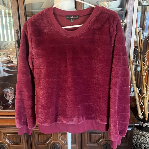 Sweater WARM FUZZIES Fluffy Comfortable Soft Burgundy Long Sleeves - Picture 7 of 7